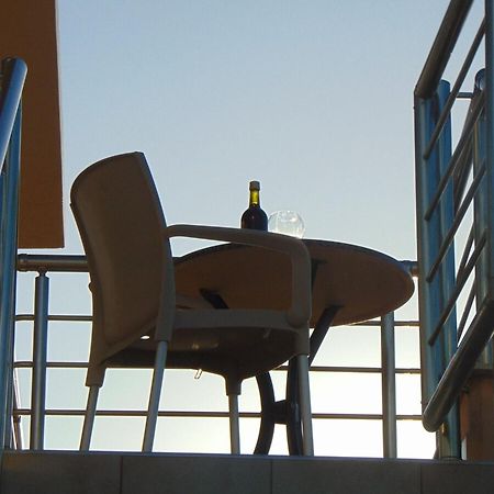 Comfy Beachfront Litinas Casa With Seaview Chrissi Akti Chania Exterior foto