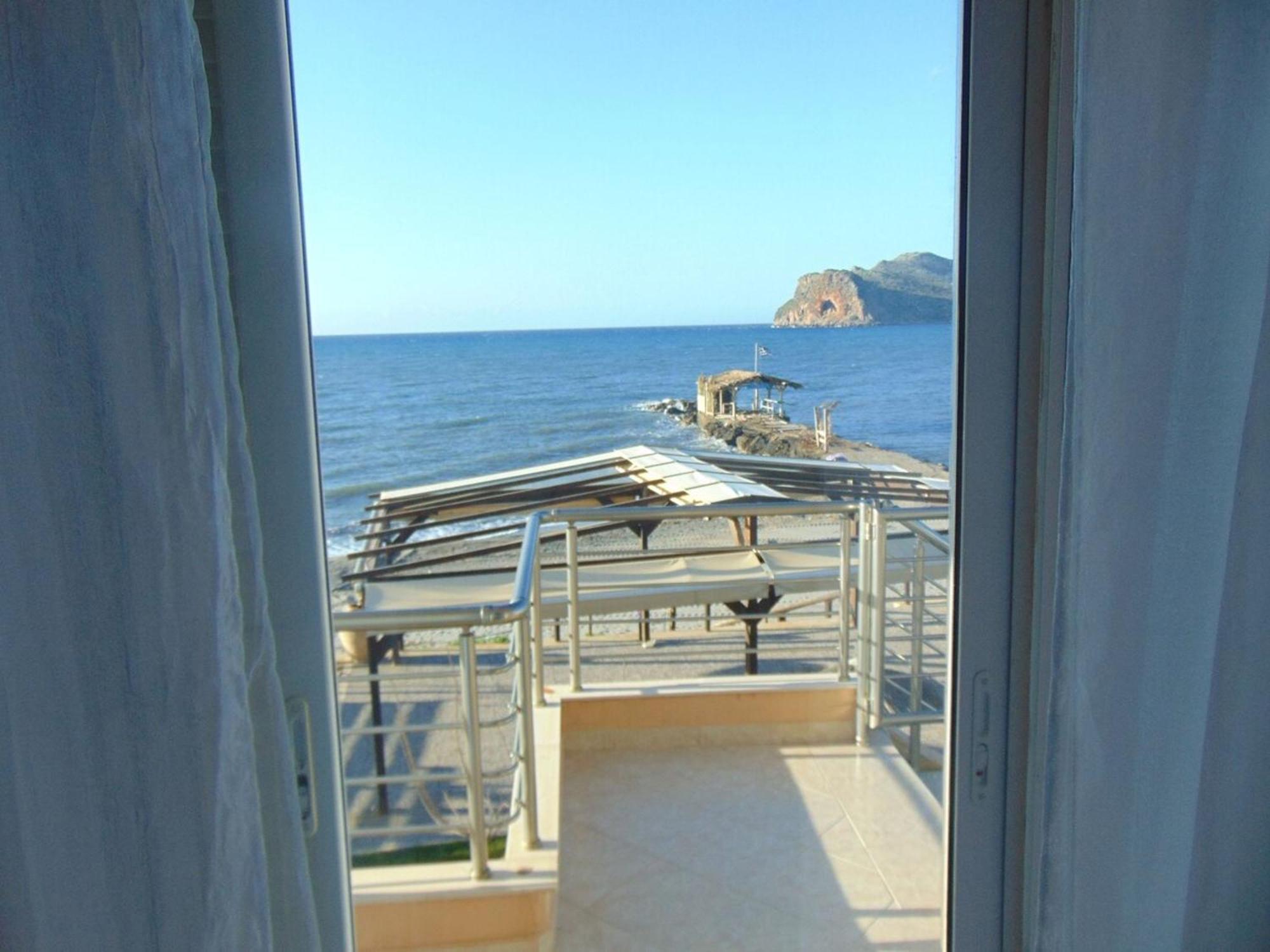 Comfy Beachfront Litinas Casa With Seaview Chrissi Akti Chania Exterior foto