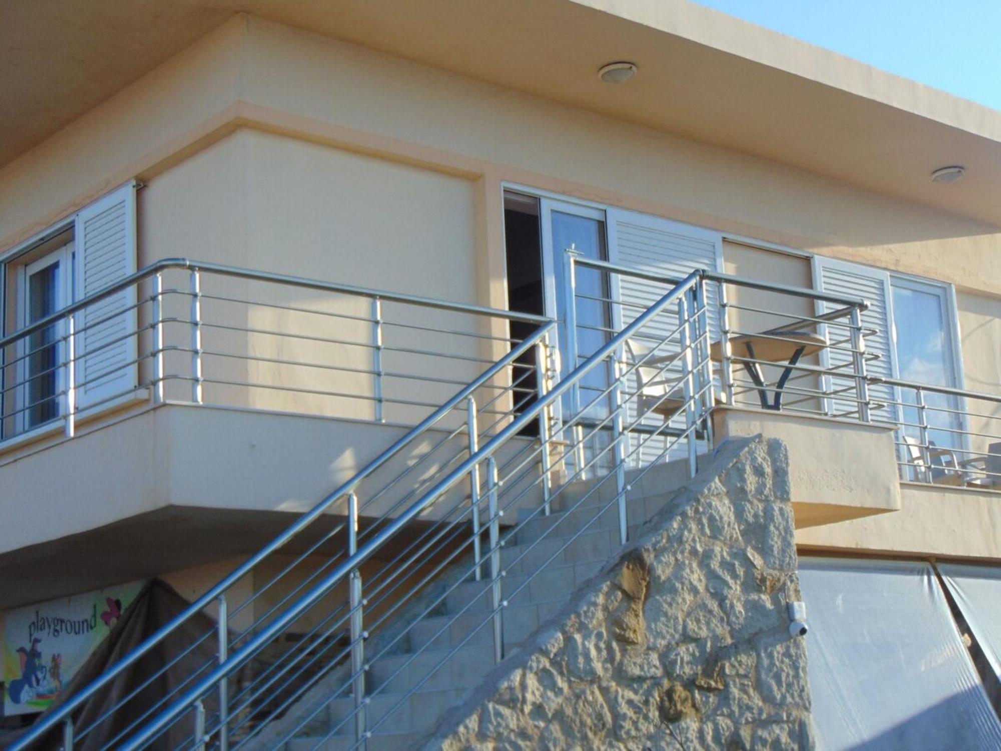Comfy Beachfront Litinas Casa With Seaview Chrissi Akti Chania Exterior foto