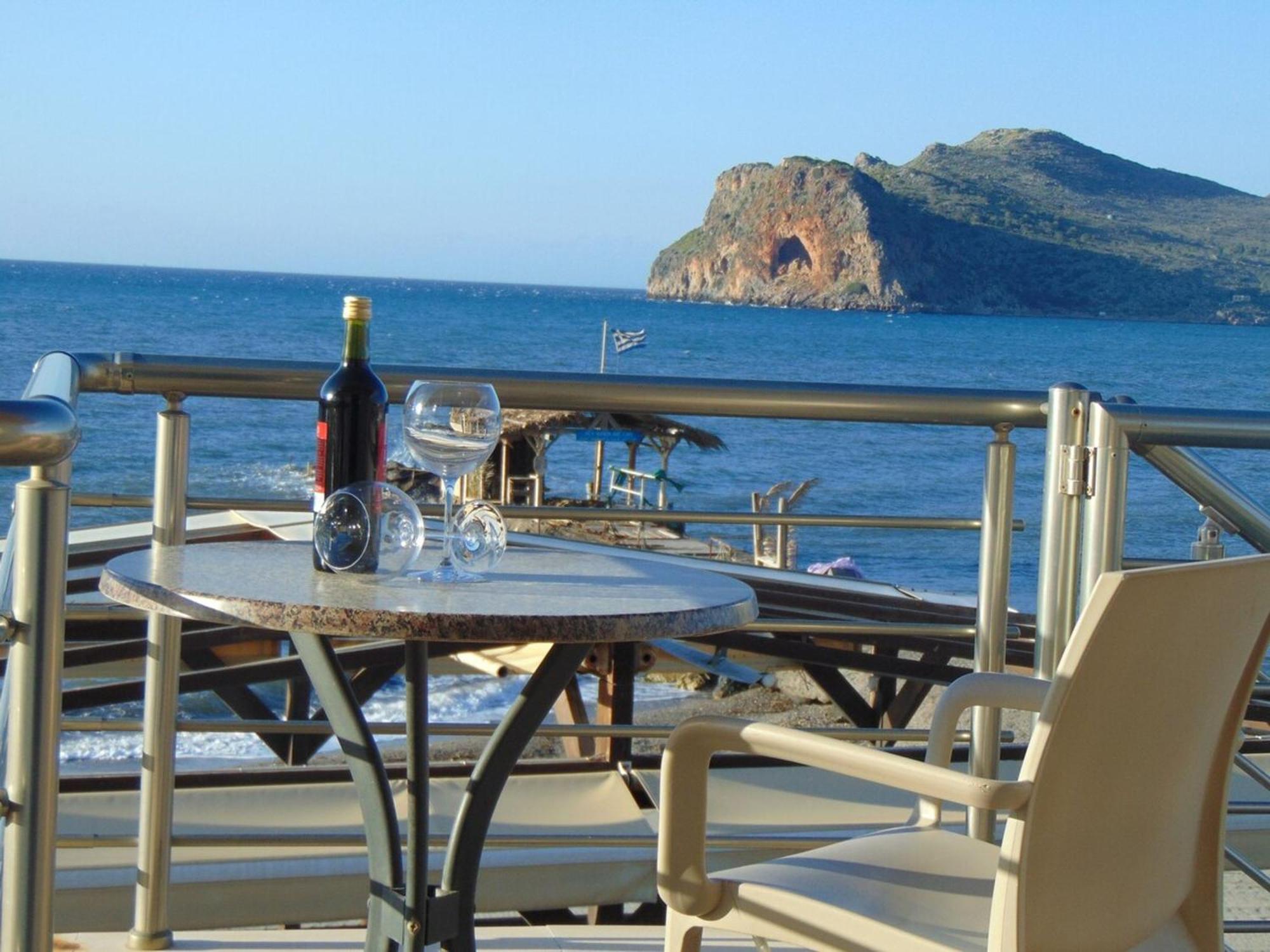 Comfy Beachfront Litinas Casa With Seaview Chrissi Akti Chania Exterior foto